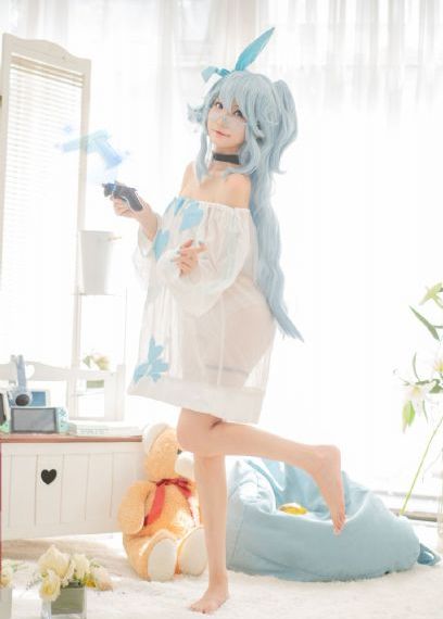 欧美范套装女_高清高清视频播放