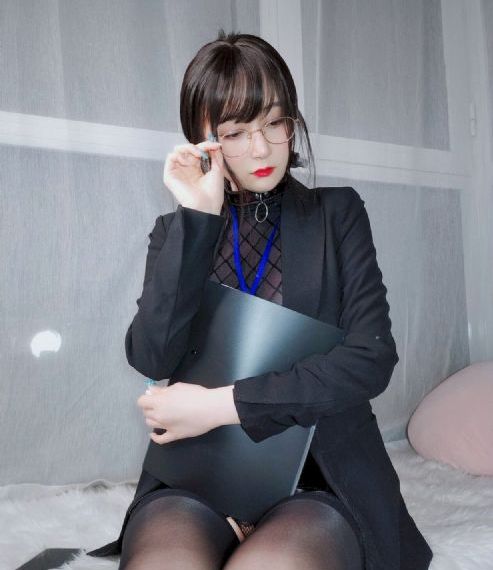 亚洲一码二码区别在哪里_十万网红美女美酱