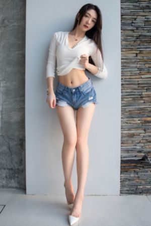 伊人大香线蕉精品在线播放_720电影完整版在线观看