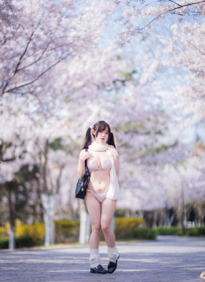 欧美壮汉野外露jgay_BD英语在线播放